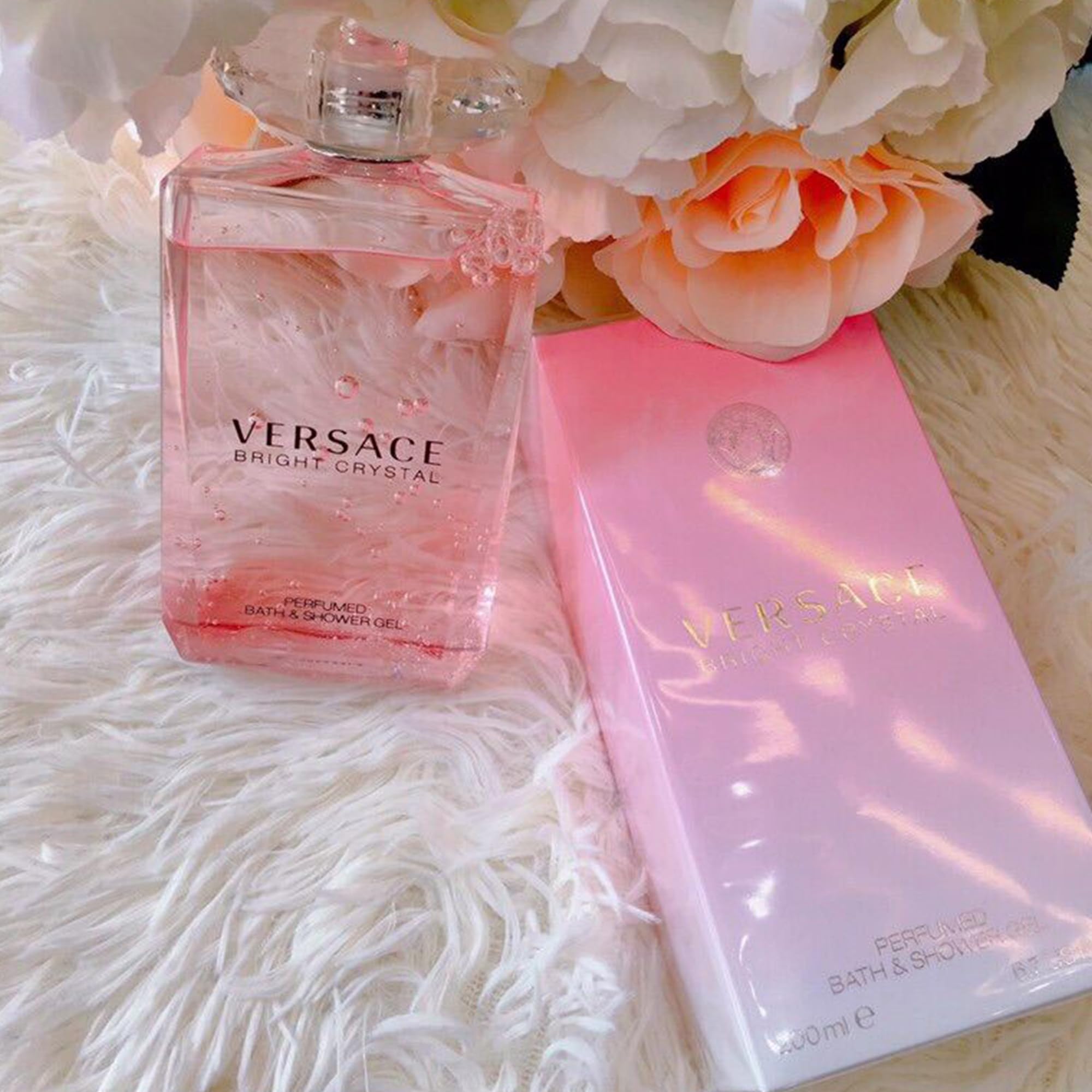 Yellow Diamond by Versace for Women 6.7 oz Perfumed Shower Gel
