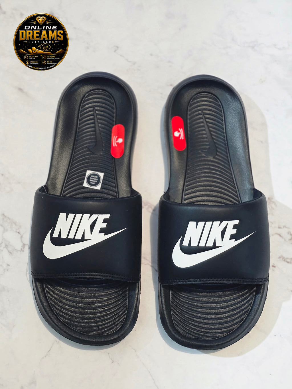 NIKE VICTORI ONE SLIDE